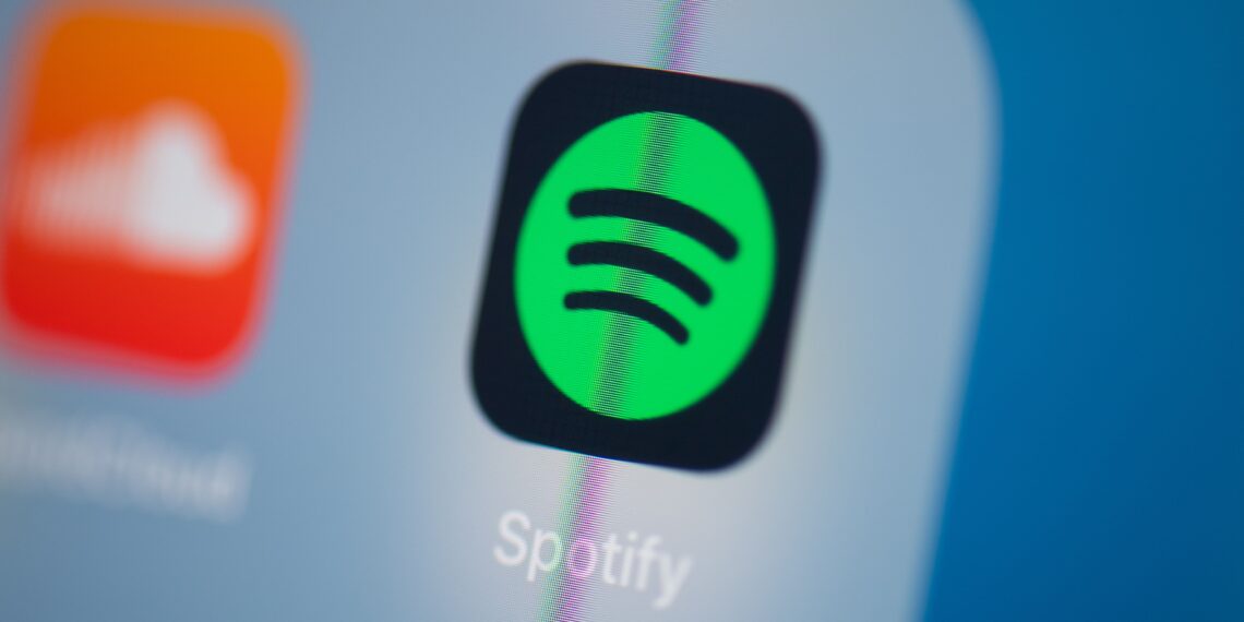 Spotify subscribers can now listen to over 200,000 audiobooks for free