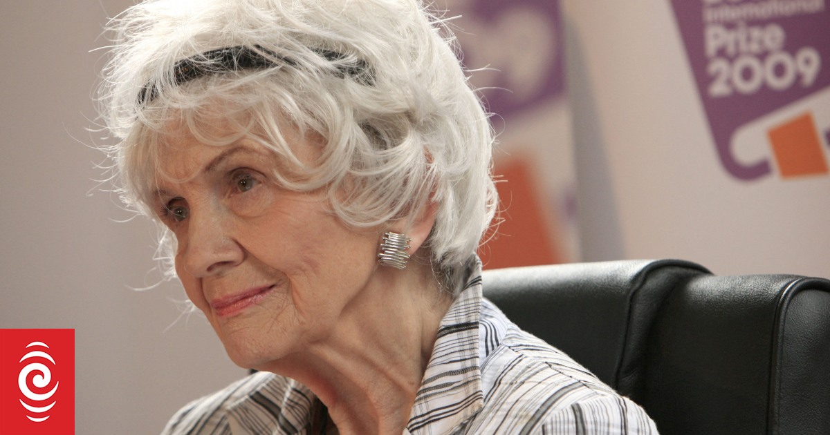Alice Munro, Nobel literature winner revered as short story master, dies at 92