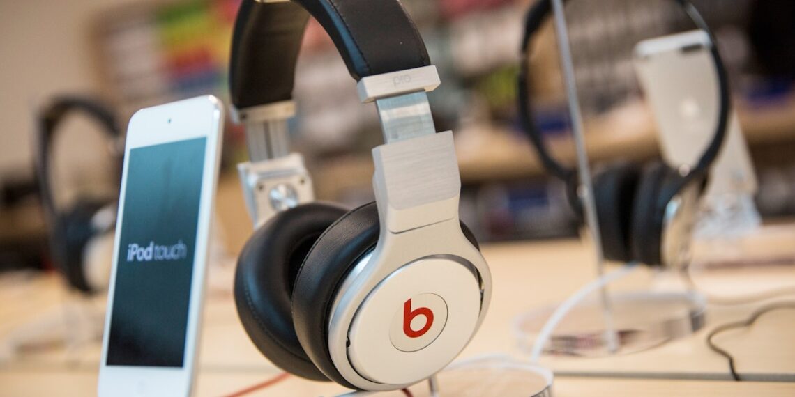 10 Hilarious Books Podcasts Every Reader Needs To Subscribe To Today