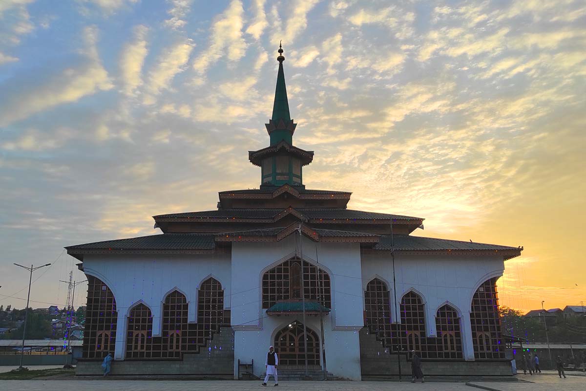 Chrar-i-Sharief Shrine (KL Image by Shuaib Wani)