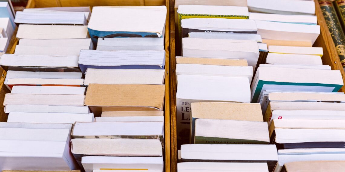 Top 14 Ways to Donate Used Books