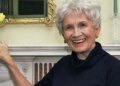 Nobel Prize-winning author Alice Munro dies aged 92 Nobel Prize-winning author Alice Munro dies aged 92