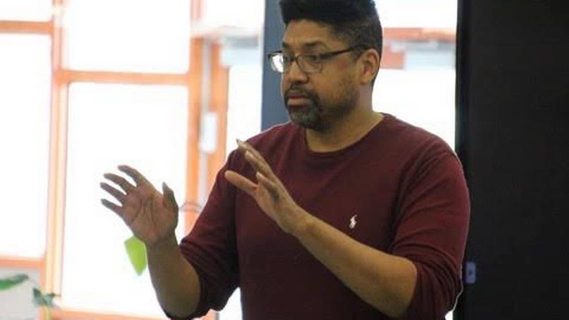 Writer hopes to continue graphic novel class at Fayette school Writer hopes to continue graphic novel class at Fayette school