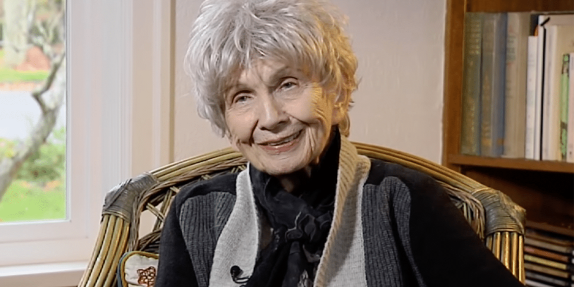 Short story giant Alice Munro dies, aged 92