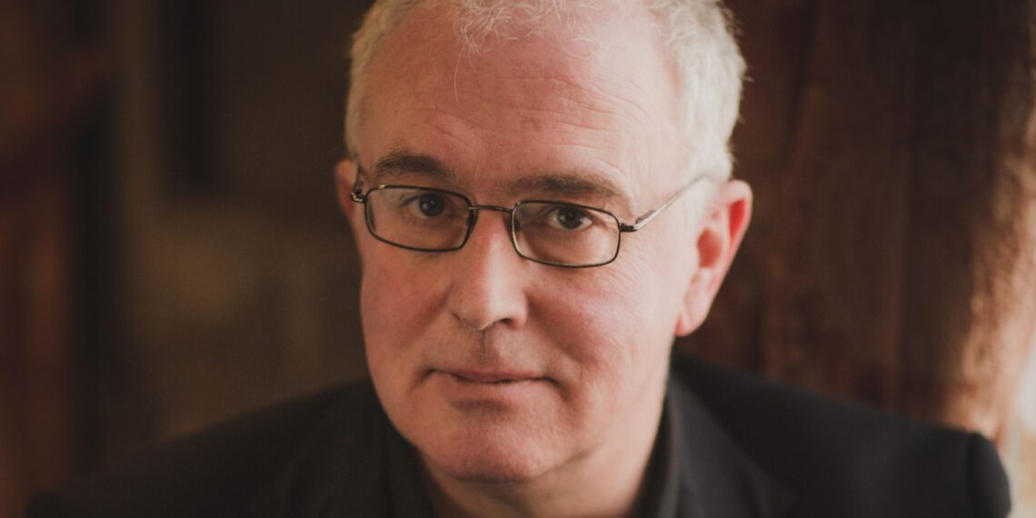 The Bookseller – News – Between the Covers takes to the road with a live version of the BBC Two series