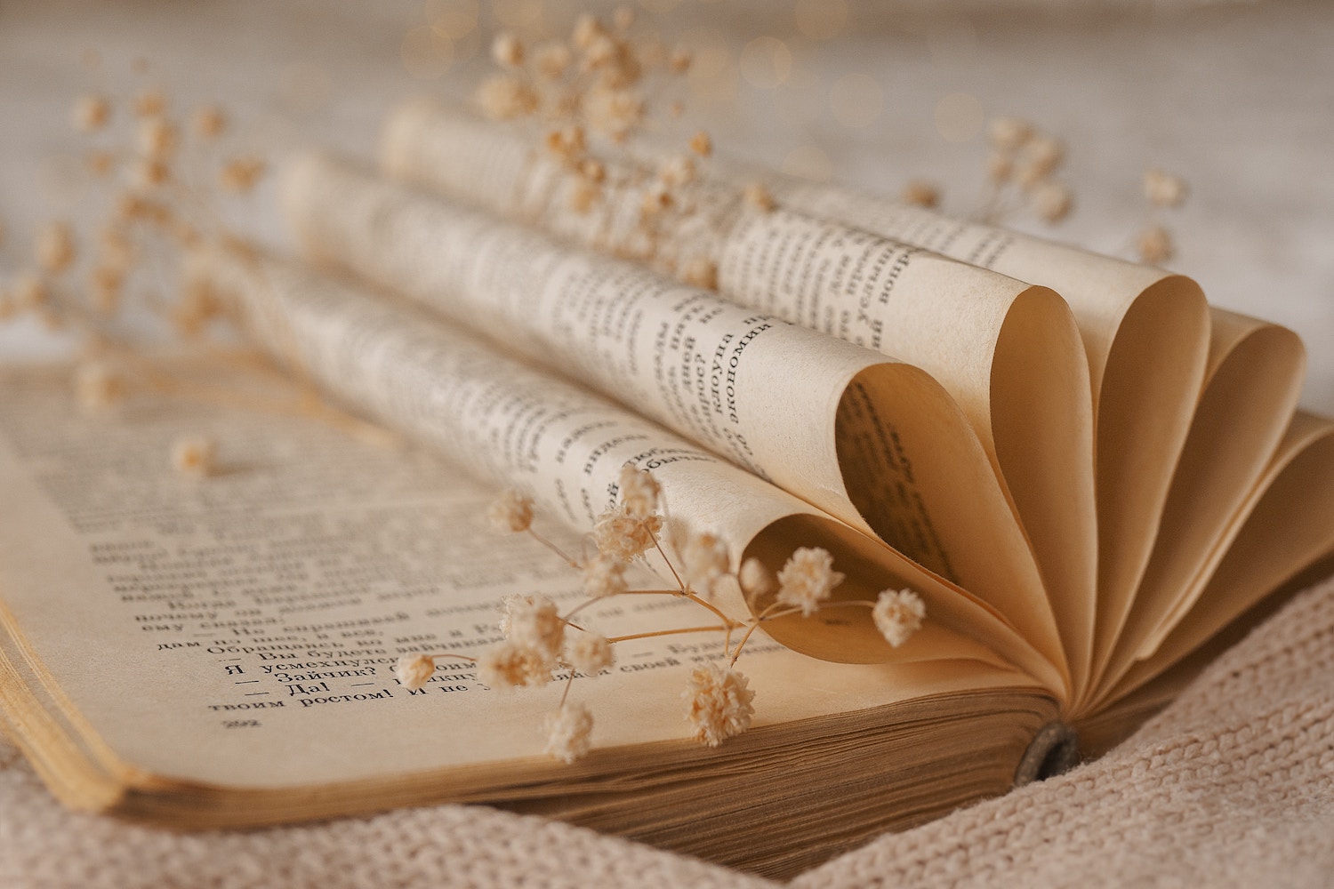 Seven SFF Short Stories Featuring Lyrical Writing and Stunning Imagery Seven SFF Short Stories Featuring Lyrical Writing and Stunning Imagery