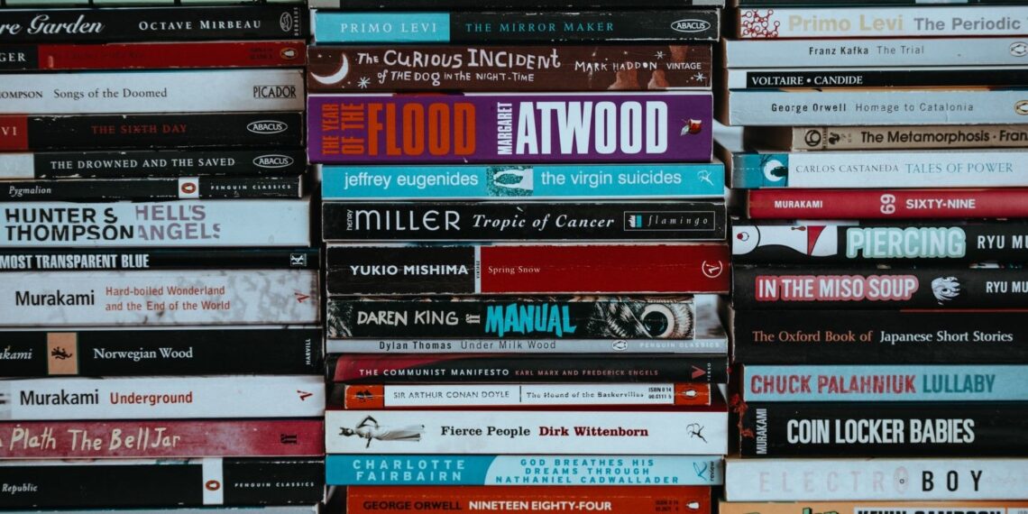 5 Collaborative Fiction Sites That Can Help Improve Your Writing Skills