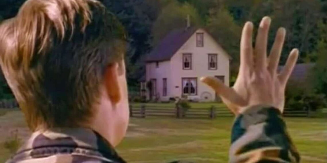 2000s Horror Anthology Series With Rock Icon Host In Danger Of Disappearing