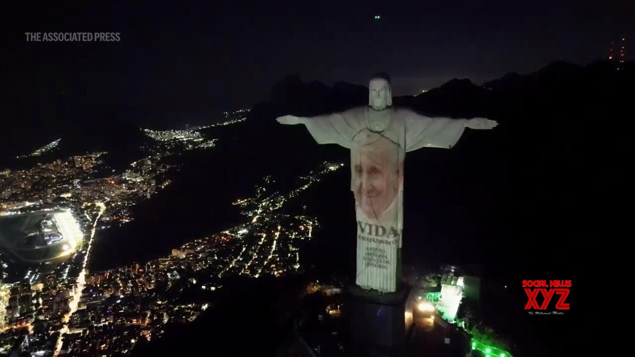 In Brazil the iconic Christ the Redeemer statue lights up to honour the Pope’s new book (Video)