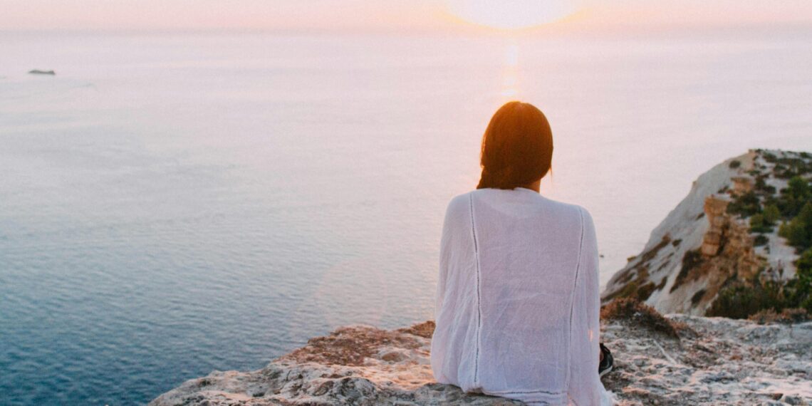 Lauren Martin Pens Poetry Collection Detailing Her Journey With Illness, Love, Loss, Misogyny, And Aging Lauren Martin Pens Poetry Collection Detailing Her Journey With Illness, Love, Loss, Misogyny, And Aging