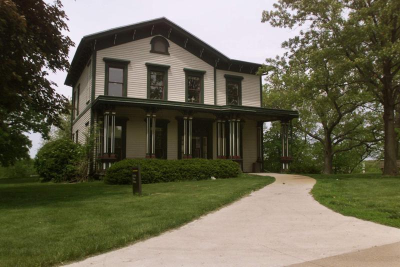 Eric Bennett argues in book that famed Iowa Writers’ Workshop had Cold War agenda