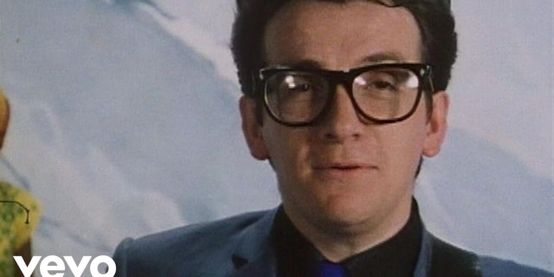Elvis Costello & The Attractions – Everyday I Write The Book