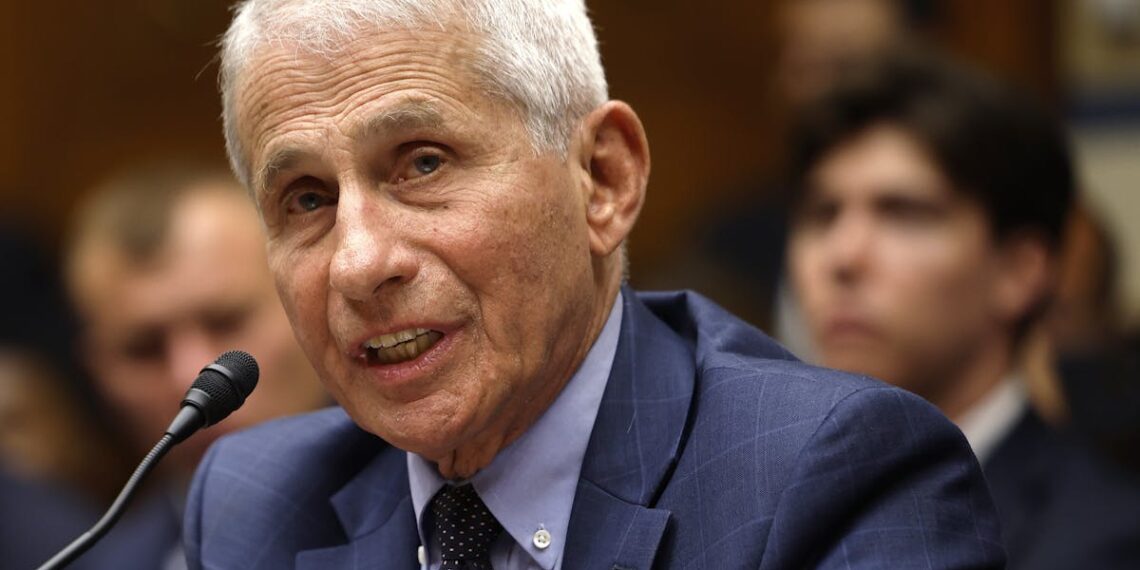 Fauci Exposes Trump’s Unhinged Behavior Amid Covid Crisis Fauci Exposes Trump’s Unhinged Behavior Amid Covid Crisis