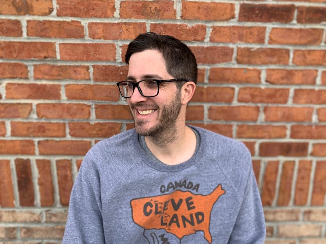 Author and podcast host explains the ’90s in 60 songs, give or take Author and podcast host explains the ’90s in 60 songs, give or take