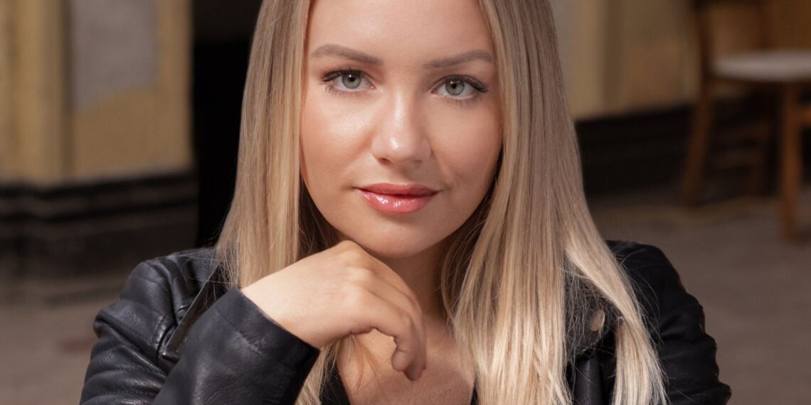 The Bookseller – Rights – Orion Fiction scoops five-book deal with TikTok ‘sensation’ Jeneva Rose The Bookseller – Rights – Orion Fiction scoops five-book deal with TikTok ‘sensation’ Jeneva Rose