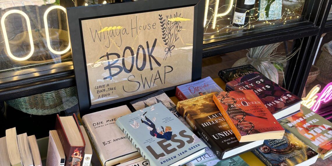 Sunday Book Swap Meet – Signals AZ