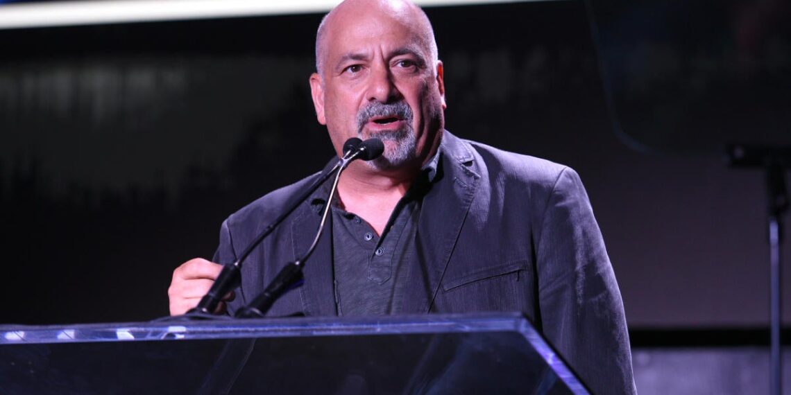 Dan DiDio to Return to DC With New Anthology Story