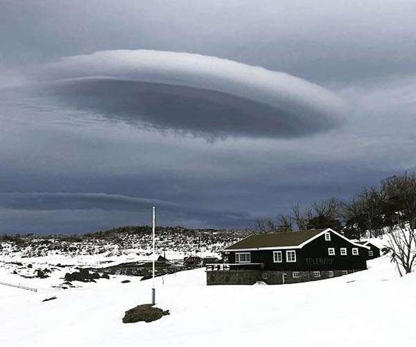 New book explores history of UFOs New book explores history of UFOs