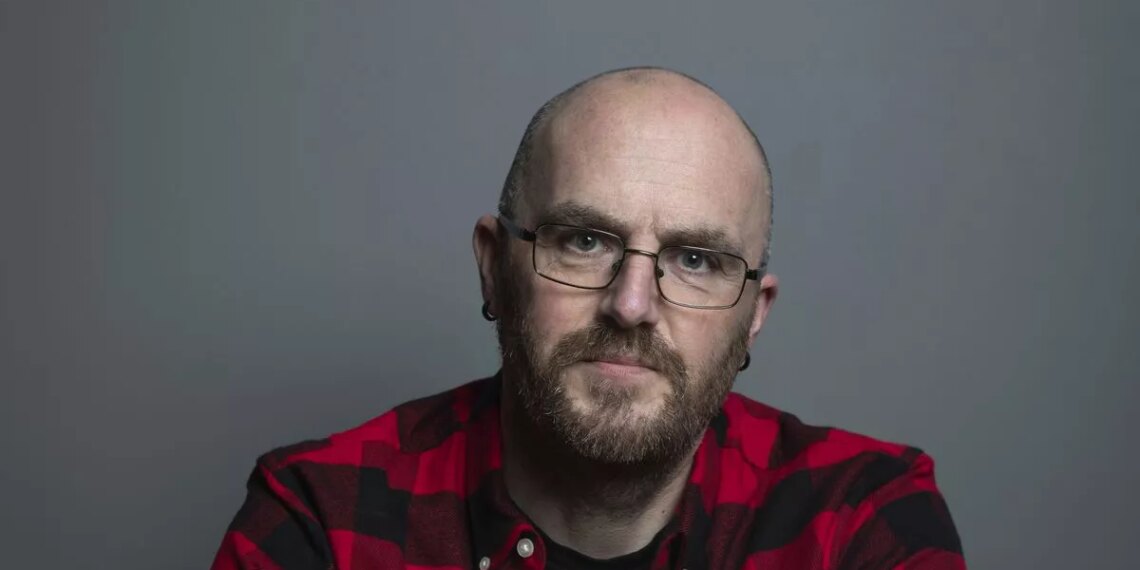 Retired fingerprint and handwriting expert offers fascinating insight into 25 years as forensic specialist in new book