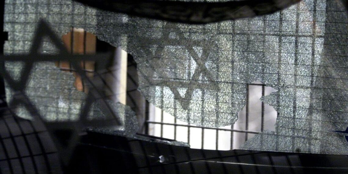 30 essays trace a problem that affects society as a whole: Everyday Anti-Semitism in Turkey | Gerrit Wustmann – Qantara.de 30 essays trace a problem that affects society as a whole: Everyday Anti-Semitism in Turkey | Gerrit Wustmann – Qantara.de