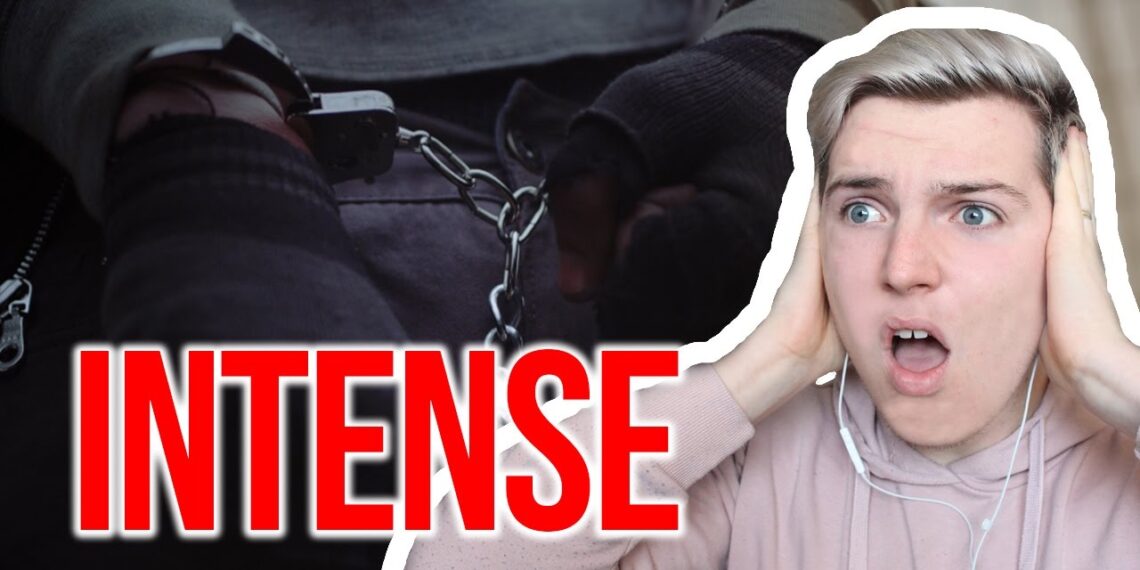 REACTING TO BOOK TRAILERS !!