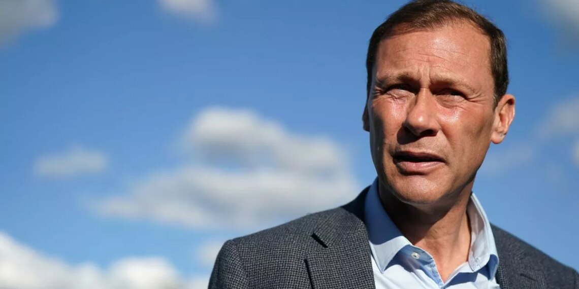 Duncan Ferguson promises ‘brutal honesty’ and ‘mischief’ as Everton hero confirms new book