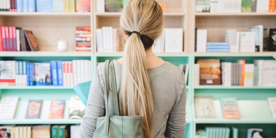 Romance-Only Bookstores: Book Trend, Locations, Author Opinions