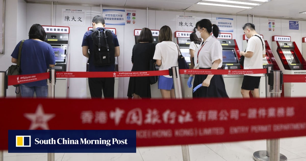 Hong Kong permanent residents book up service centre to get new mainland travel permit Hong Kong permanent residents book up service centre to get new mainland travel permit