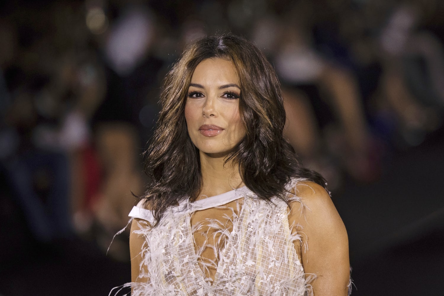 Eva Longoria promotes book access in partnership with Mott’s