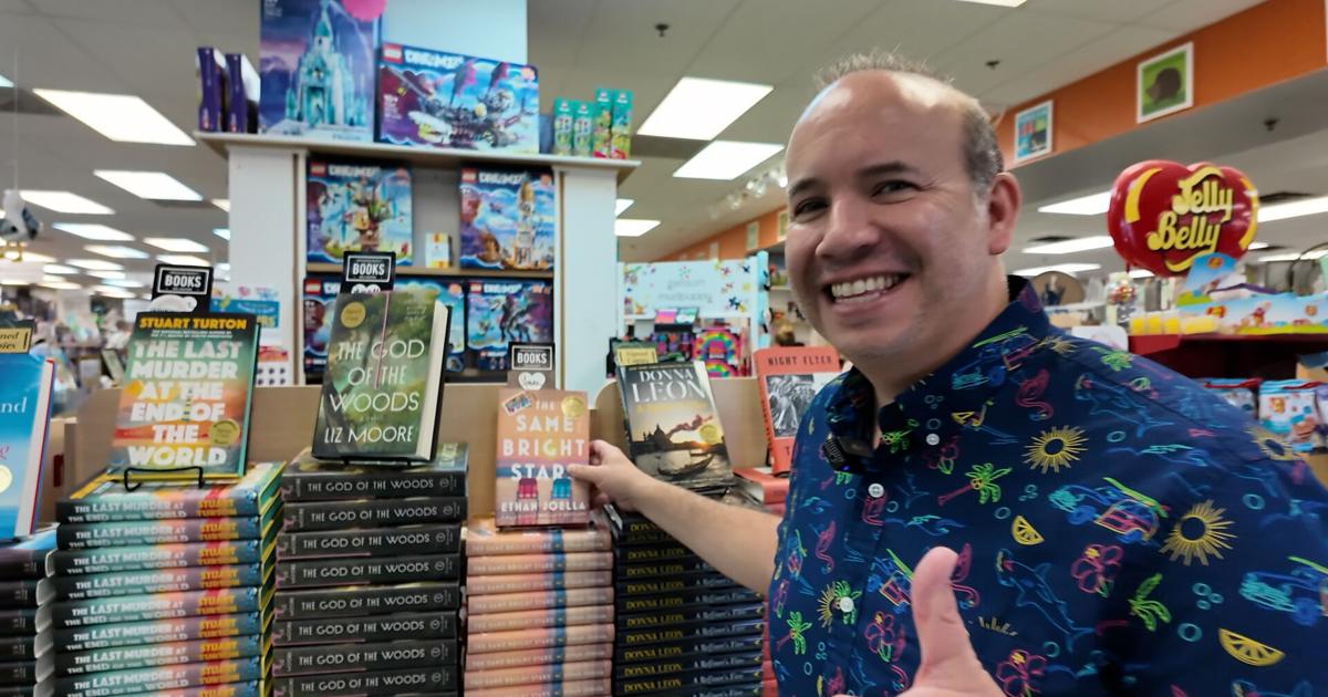 Local author with national acclaim sets new book in Rehoboth Beach | News Local author with national acclaim sets new book in Rehoboth Beach | News