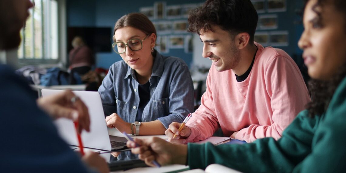 AI-Powered Innovation: Reducing Barriers for the Adoption of Digital Badges