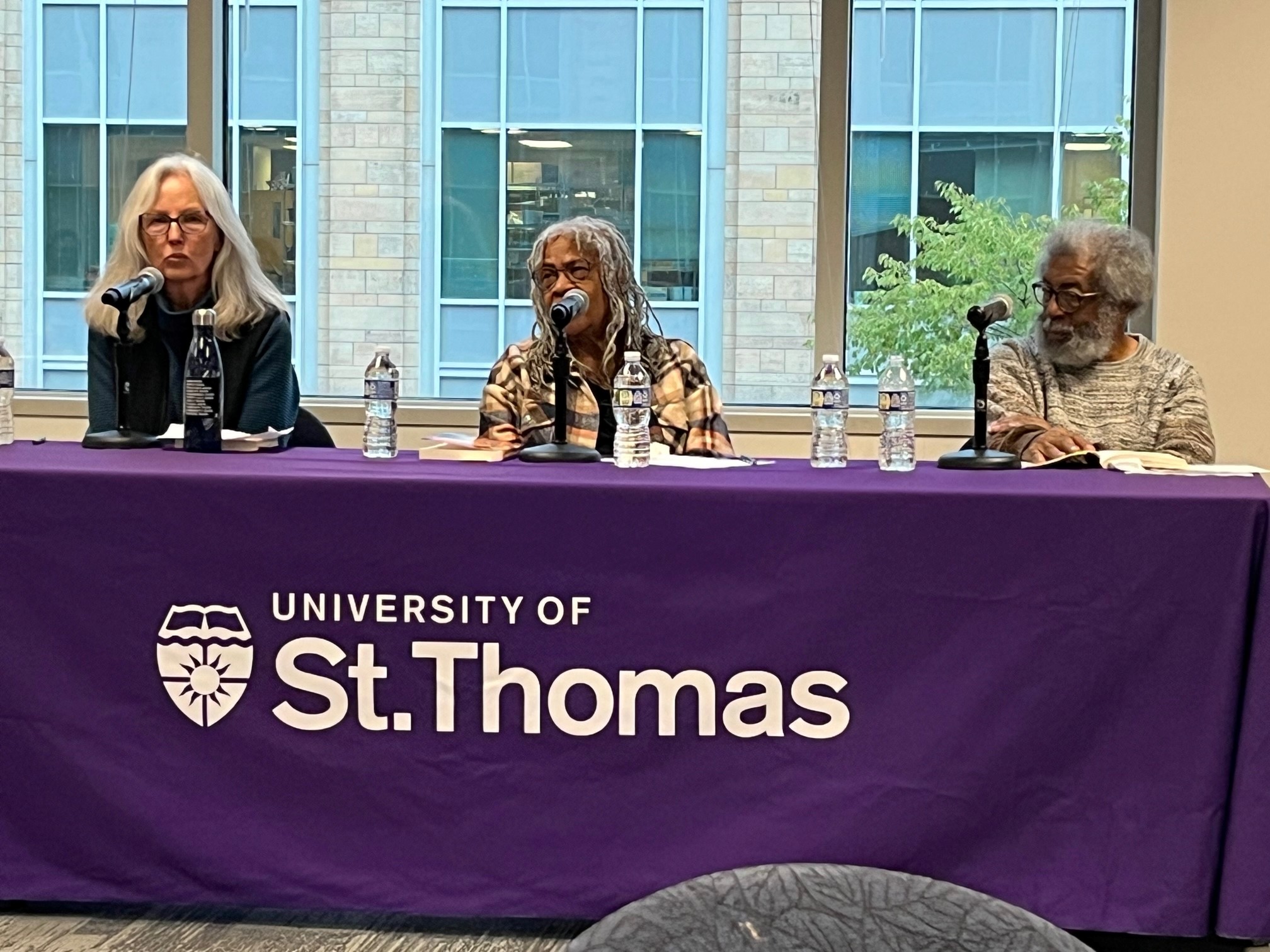 Dean’s Forum: Authors Share Their Lived Experiences with Racism and the Importance of Storytelling – Newsroom Dean’s Forum: Authors Share Their Lived Experiences with Racism and the Importance of Storytelling – Newsroom
