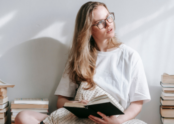 I tried reading fiction books every day for 3 months. Here’s how it made me a better person.