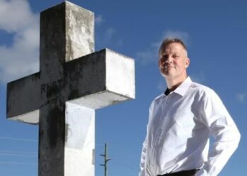 ‘Coffin Confessor’ details his job and experience with death in new book