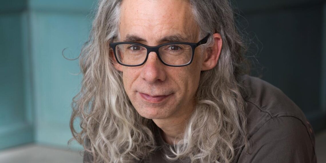 Novel revisits Waco seige, told from young couple’s perspective