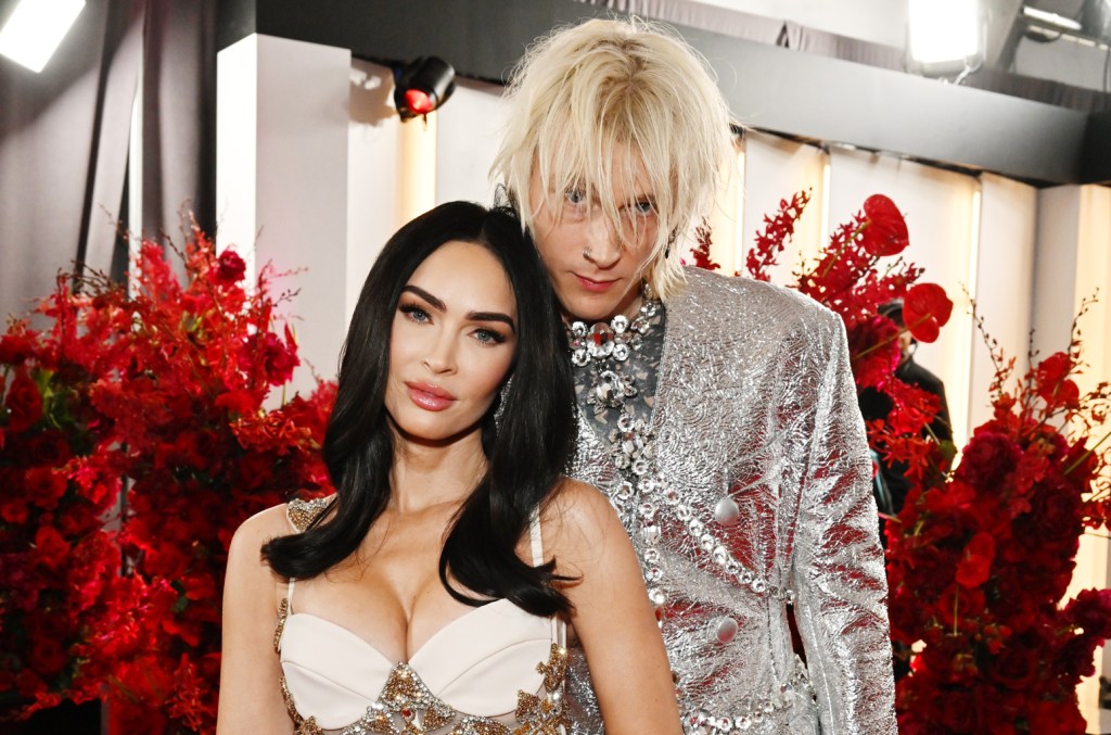 Megan Fox Says Her New Poetry Book & MGK Helped Her ‘Heal’ Megan Fox Says Her New Poetry Book & MGK Helped Her ‘Heal’