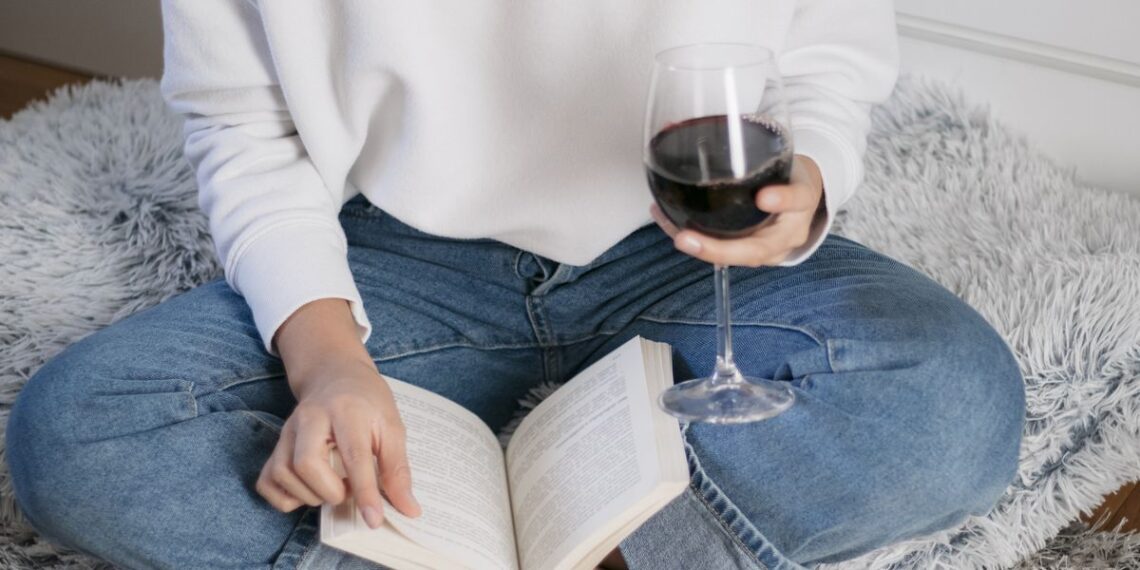 The Right Way to Start a Book Club, According to Author Ali Rosen