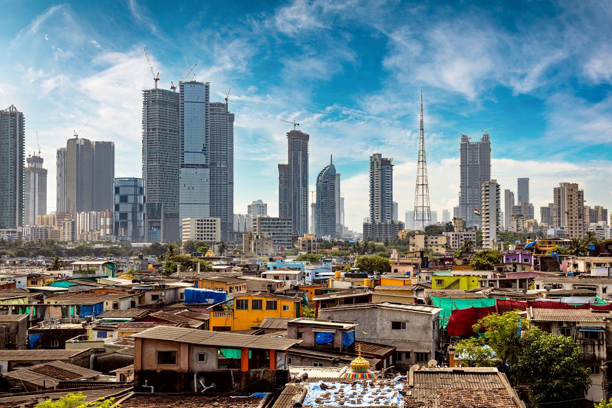 Mumbai in 21 stories | Review of ‘Maya Nagari — Bombay-Mumbai’, edited by Shanta Gokhale and Jerry Pinto Mumbai in 21 stories | Review of ‘Maya Nagari — Bombay-Mumbai’, edited by Shanta Gokhale and Jerry Pinto
