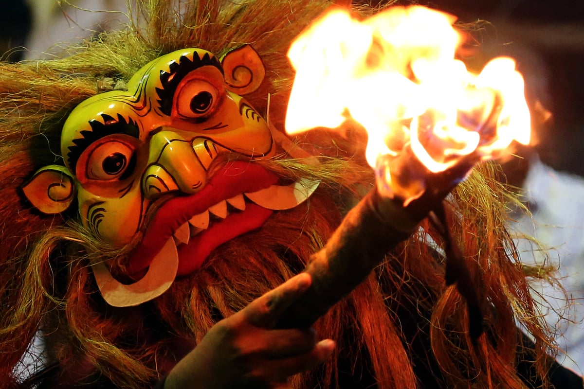 Vajra Chandrasekera on writing fantasy and science fiction from Sri Lanka Vajra Chandrasekera on writing fantasy and science fiction from Sri Lanka