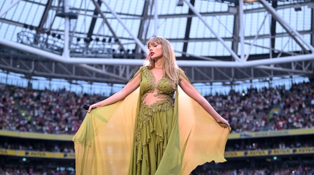 New Taylor Swift Fashion Sticker Book Deal: Where to Buy Online New Taylor Swift Fashion Sticker Book Deal: Where to Buy Online