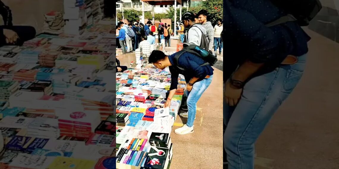 Cheapest Book Market In Delhi Mahila haat Dariyaganj #books #delhi #ytshorts #shorts