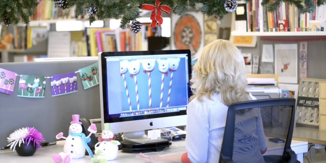 Cake Pops Holidays Book Trailer