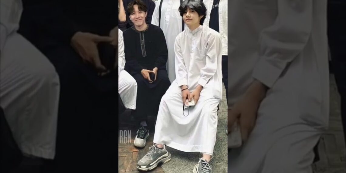 Kim Taehyung Muslim look is so beautiful mashallah 💕❤️🥺#bts #v #youtubeshort