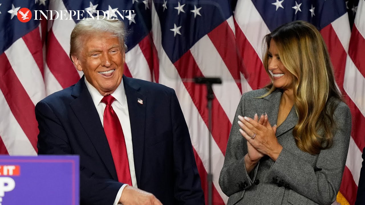 Trump thanks ‘bestselling author’ Melania as couple embrace onstage Trump thanks ‘bestselling author’ Melania as couple embrace onstage