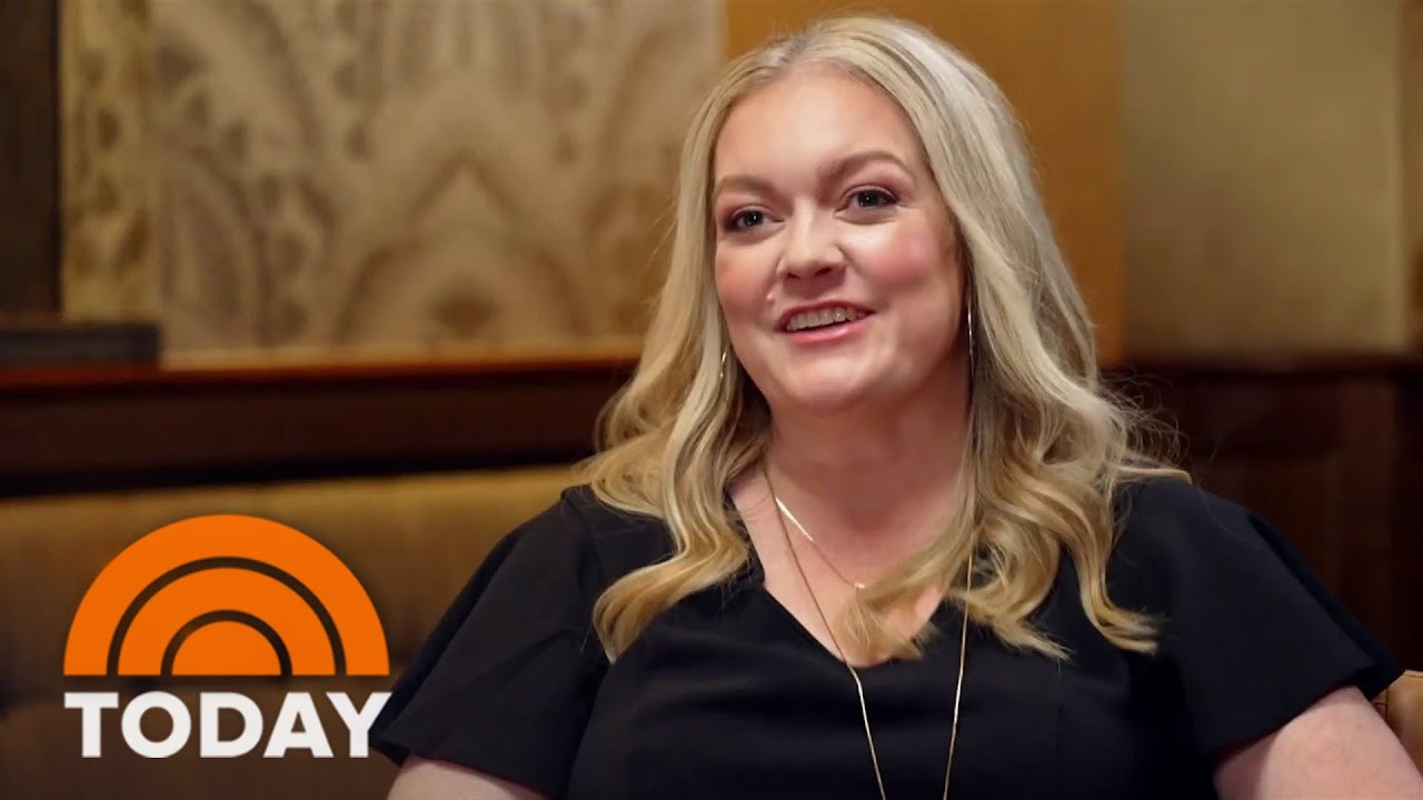 Colleen Hoover shares how she accidentally became a best-selling author Colleen Hoover shares how she accidentally became a best-selling author