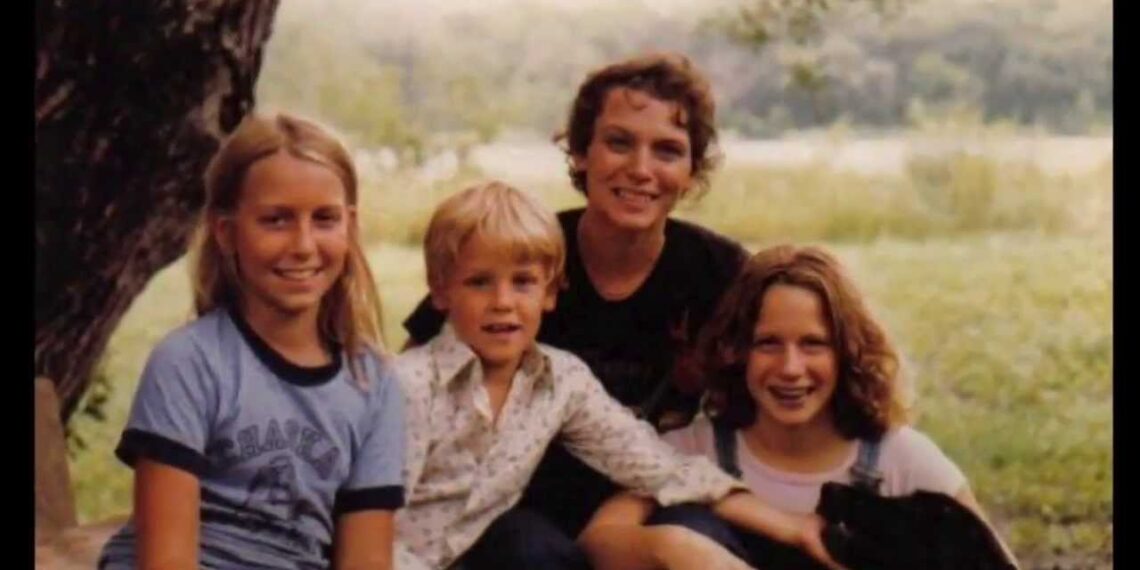 Wild Cheryl Strayed Book Trailer