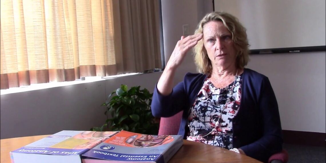 Interview with Anne Gilroy – Author of “Atlas of Anatomy”